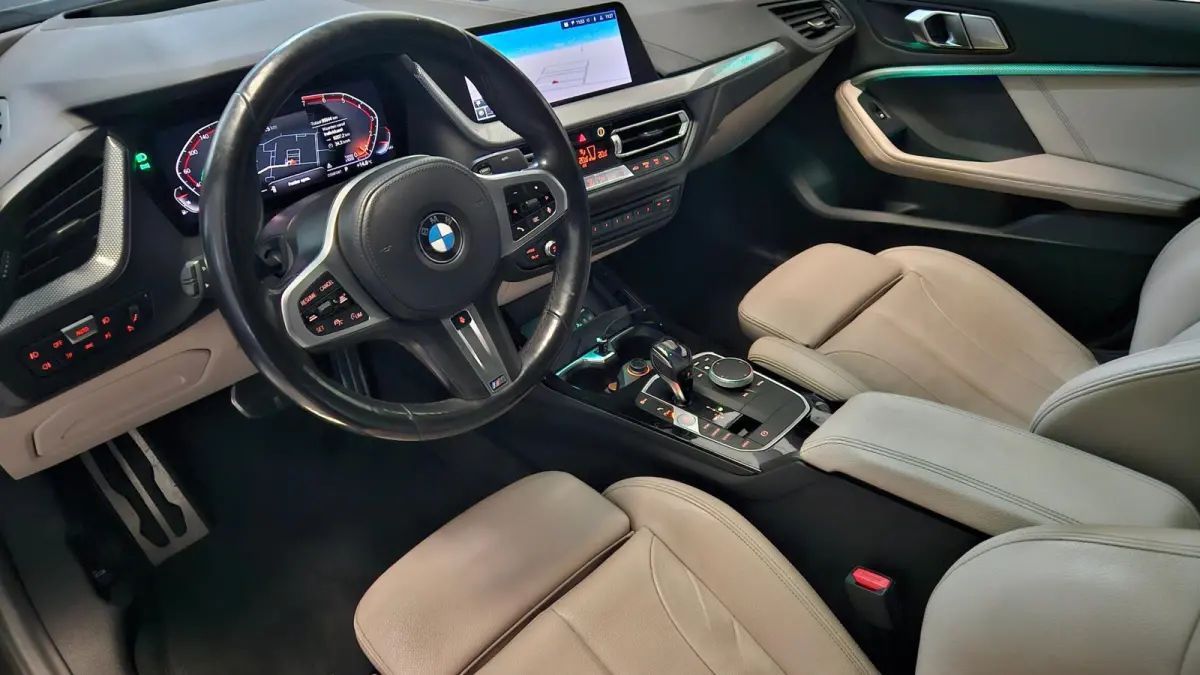220i High Executive | M-pakket | Pano | Head-Up | Harman Kardon | Camera