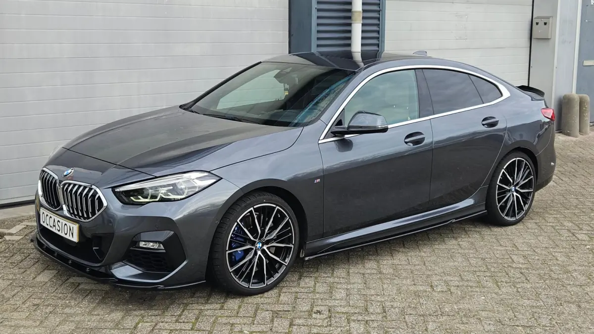 220i High Executive | M-pakket | Pano | Head-Up | Harman Kardon | Camera