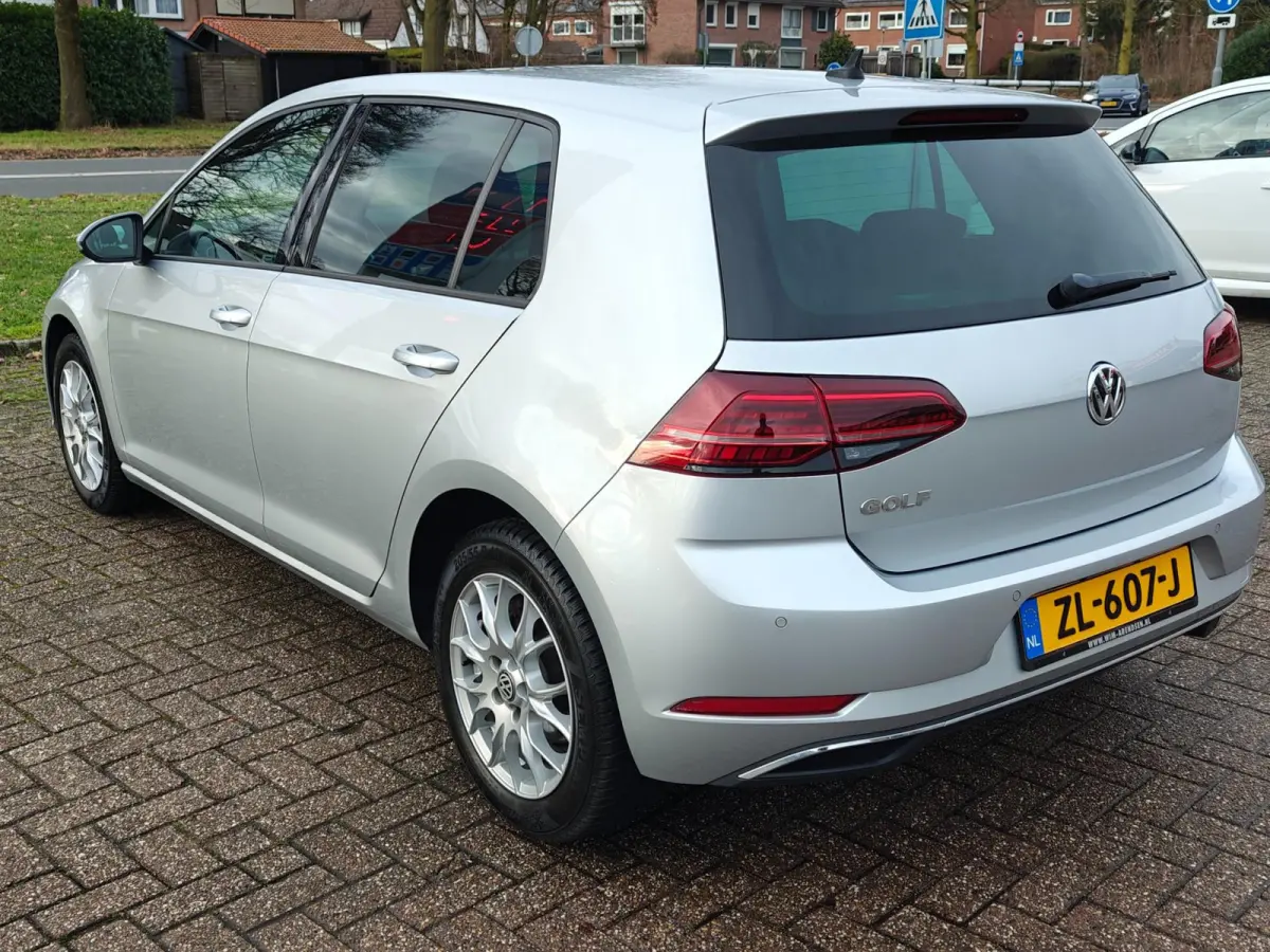 1.0 TSI Comfortline Business| Org. NL | Massagestoel | Stoelverwarming | Carplay | Achteruitrijcamera