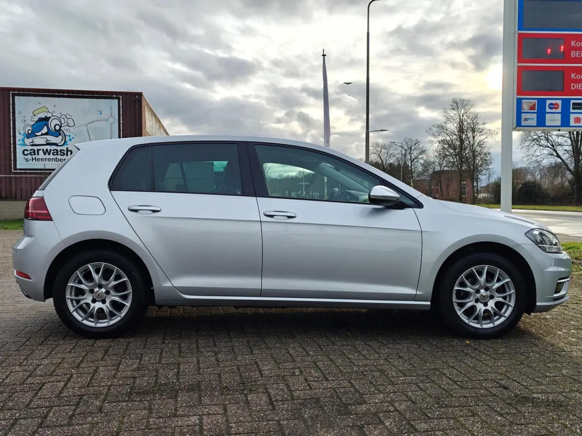 1.0 TSI Comfortline Business| Org. NL | Massagestoel | Stoelverwarming | Carplay | Achteruitrijcamera