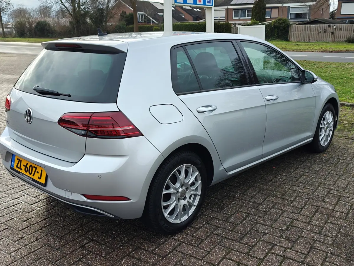 1.0 TSI Comfortline Business| Org. NL | Massagestoel | Stoelverwarming | Carplay | Achteruitrijcamera