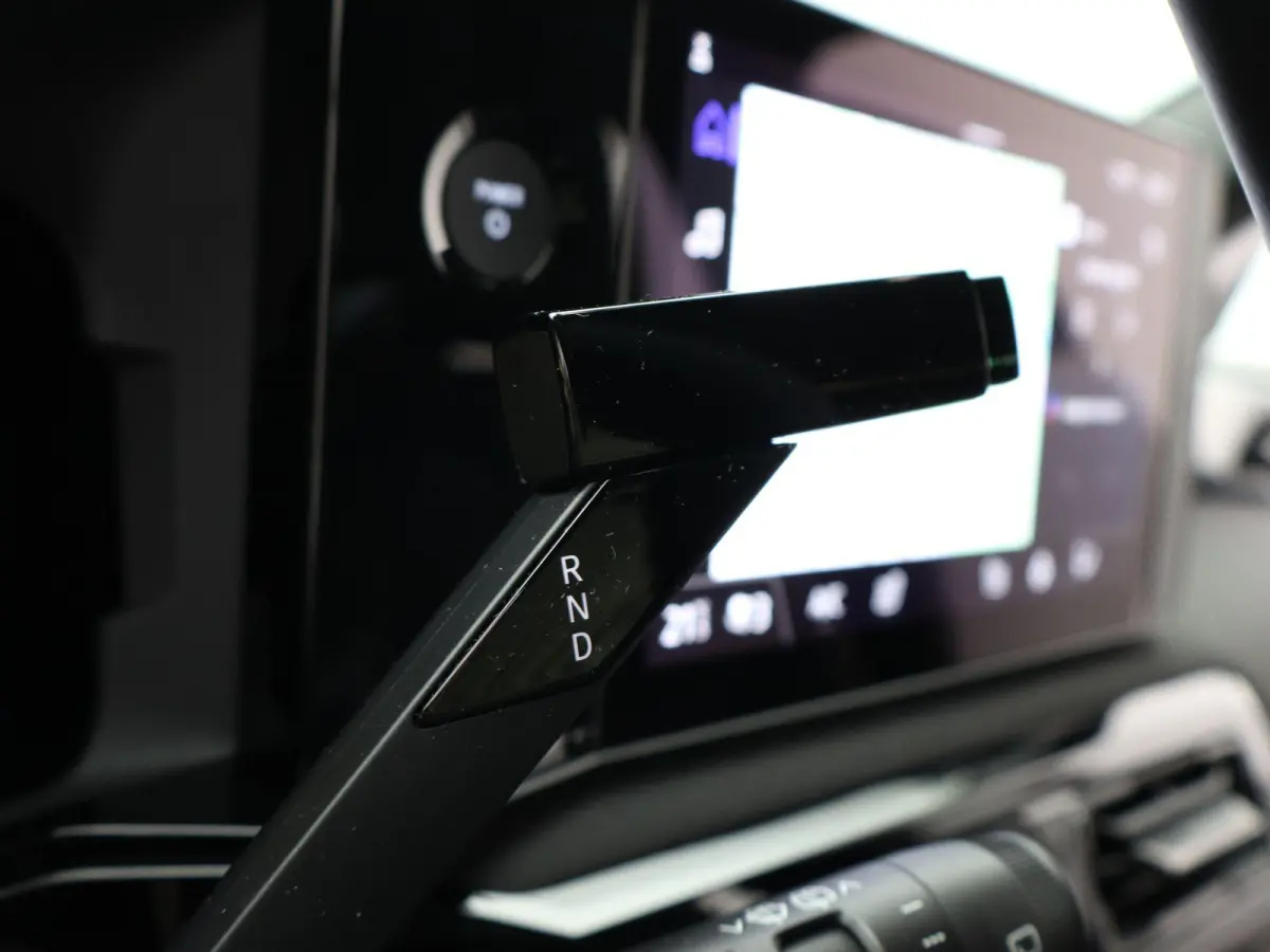 ADVANCE - Launch Edition 52 kWh | Parkeercamera | Adapt. Cruise | Stoelverw. |