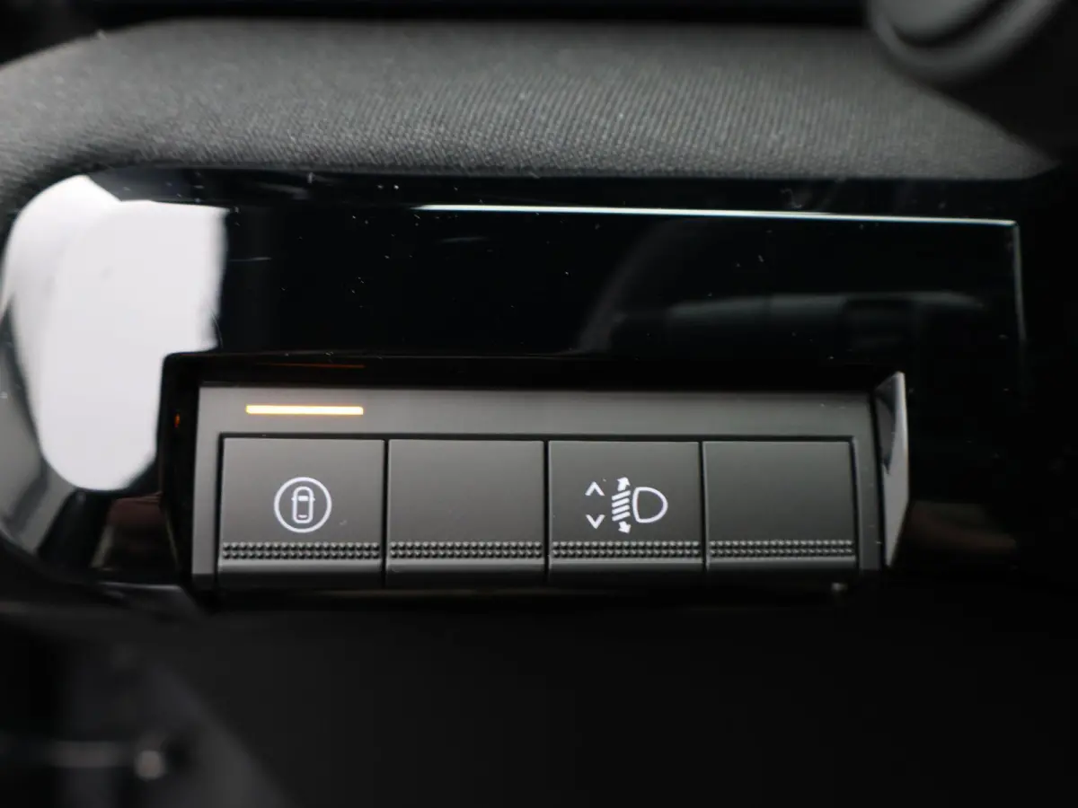 ADVANCE - Launch Edition 52 kWh | Parkeercamera | Adapt. Cruise | Stoelverw. |