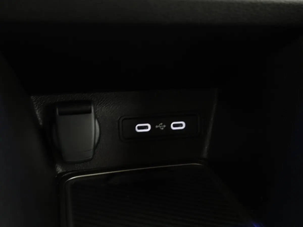 ADVANCE - Launch Edition 52 kWh | Parkeercamera | Adapt. Cruise | Stoelverw. |