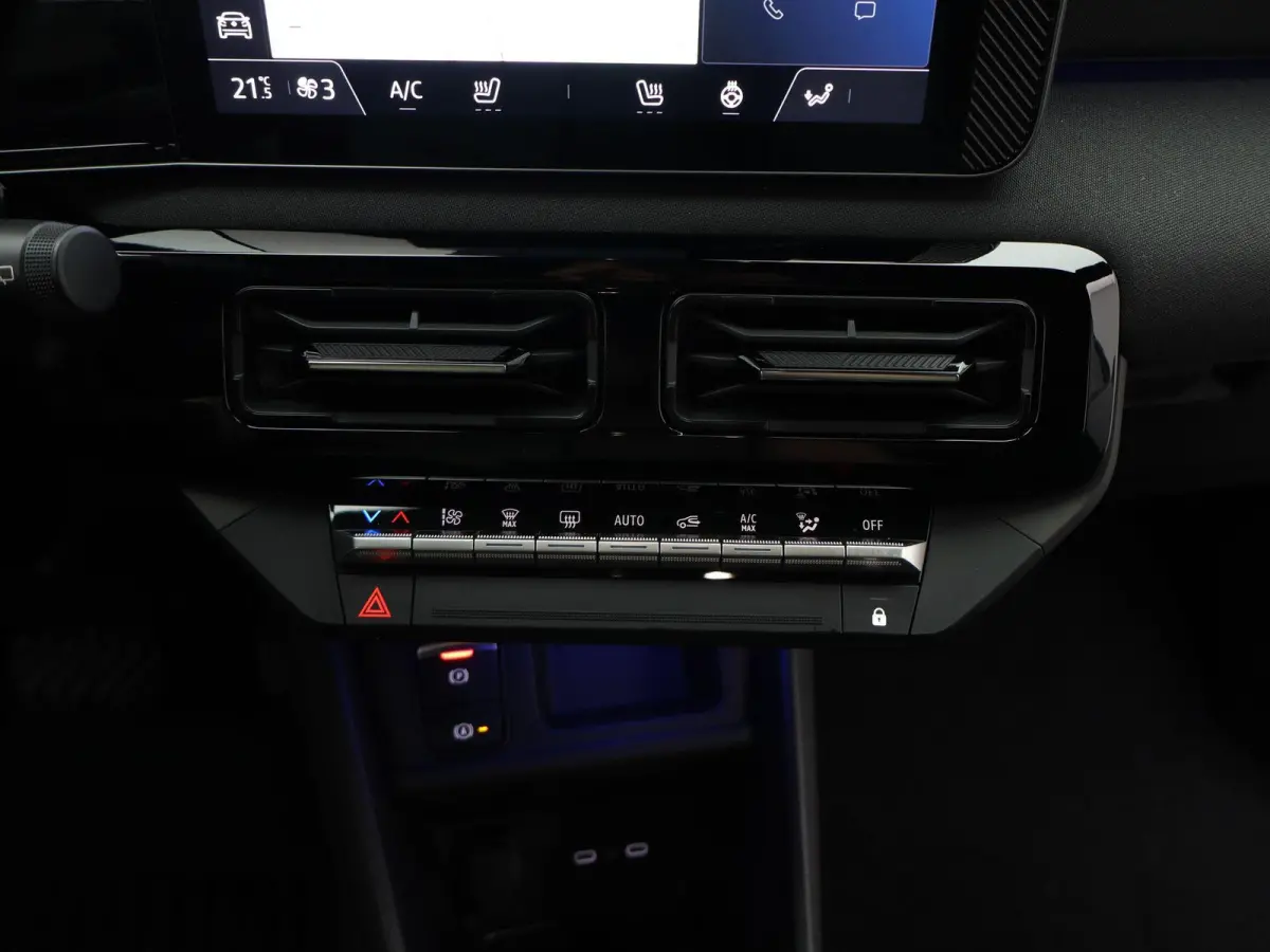 ADVANCE - Launch Edition 52 kWh | Parkeercamera | Adapt. Cruise | Stoelverw. |