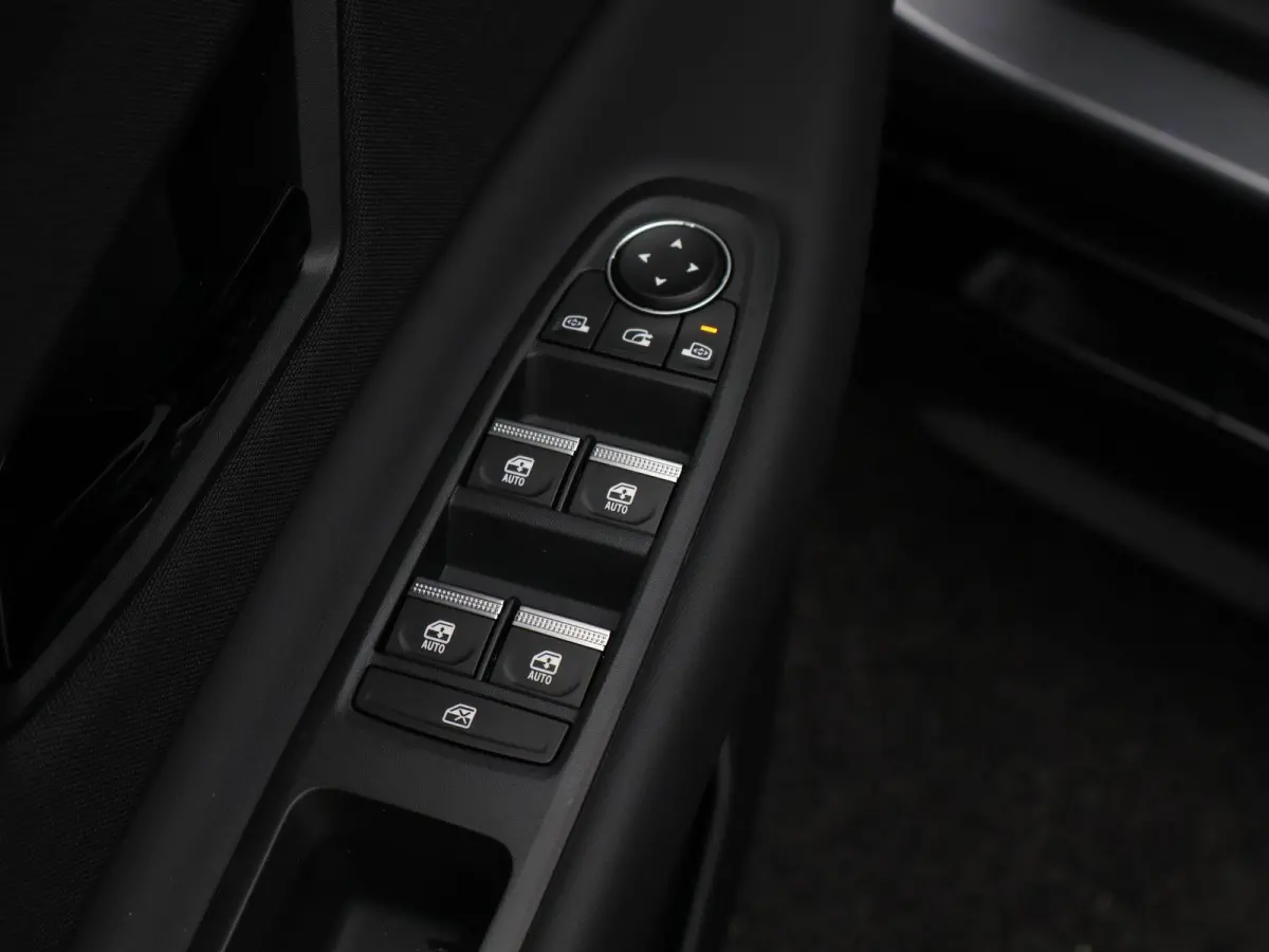 ADVANCE - Launch Edition 52 kWh | Parkeercamera | Adapt. Cruise | Stoelverw. |