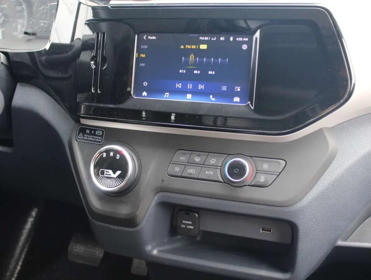 LWB 50 kWh Pick-Up / Open Laadbak Elektrisch Nieuw L2