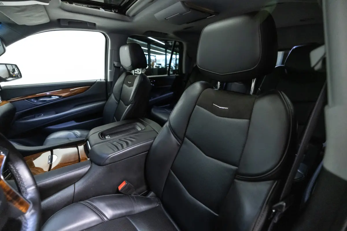 6.2 V8 Platinum 6 persoonsuitvoering (€ 35.495,87 Ex B.T.W) captain chairs