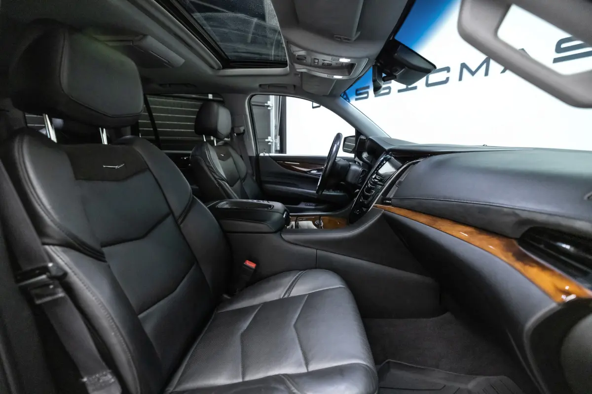 6.2 V8 Platinum 6 persoonsuitvoering (€ 35.495,87 Ex B.T.W) captain chairs
