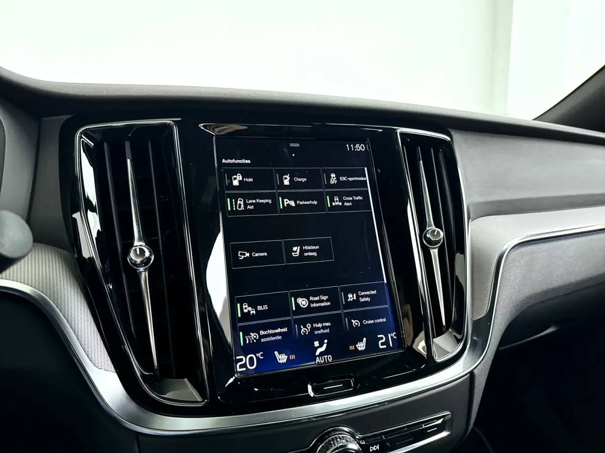 T6 AWD Twin Engine R-Design | Parkeercamera | Stoelverwarming | Cruise control | Navigatie