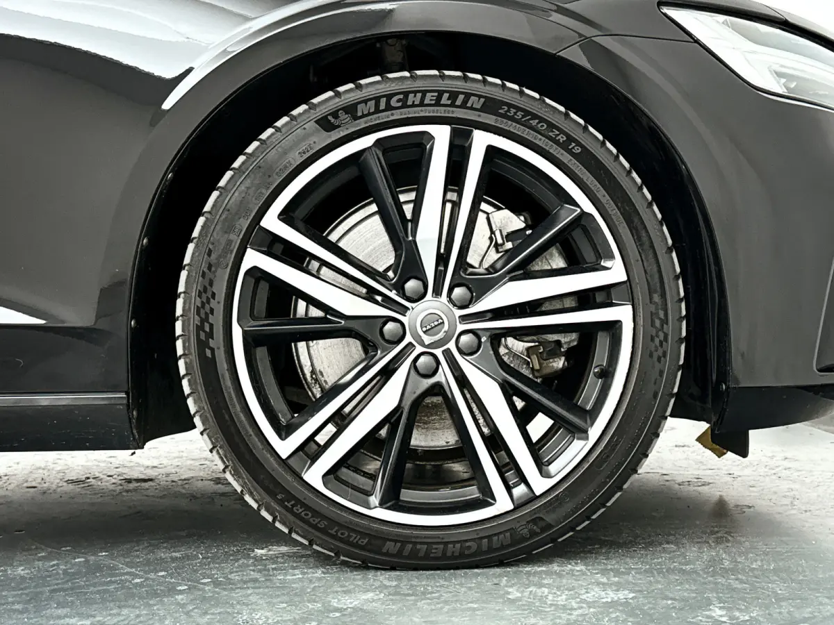 T6 AWD Twin Engine R-Design | Parkeercamera | Stoelverwarming | Cruise control | Navigatie