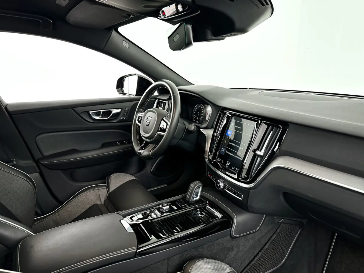 T6 AWD Twin Engine R-Design | Parkeercamera | Stoelverwarming | Cruise control | Navigatie