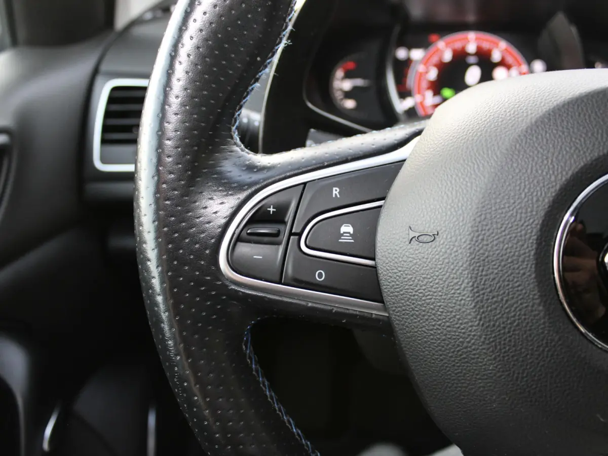 1.6 TCe GT HUD LED 4 Control Pano