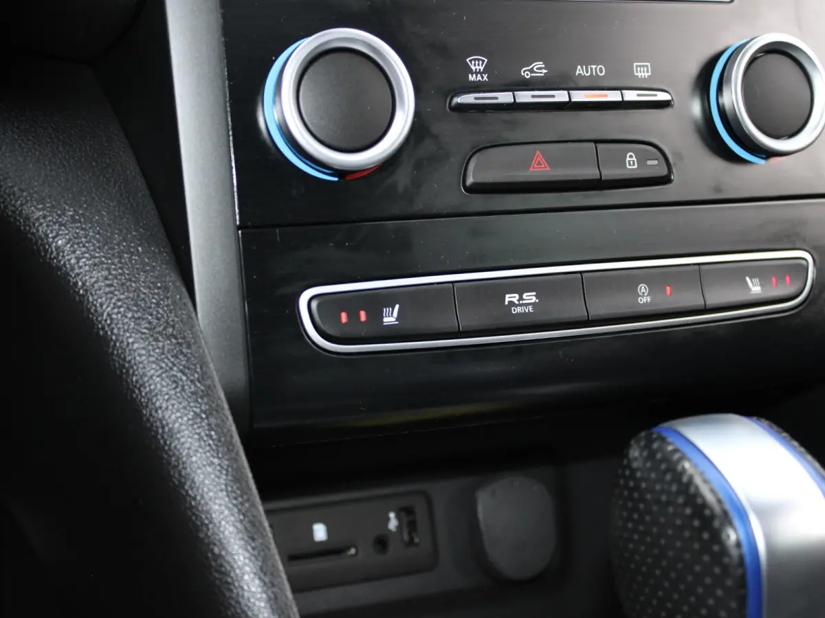 1.6 TCe GT HUD LED 4 Control Pano