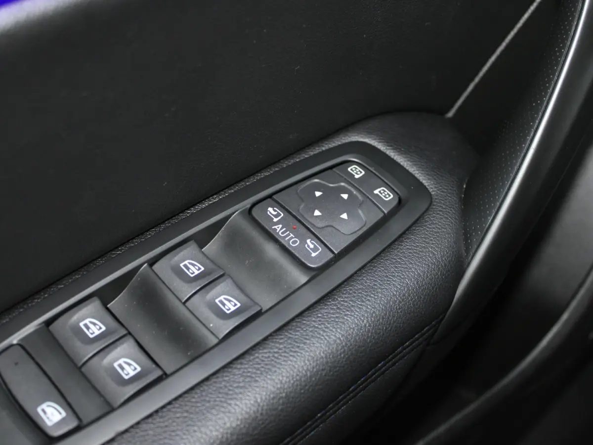 1.6 TCe GT HUD LED 4 Control Pano