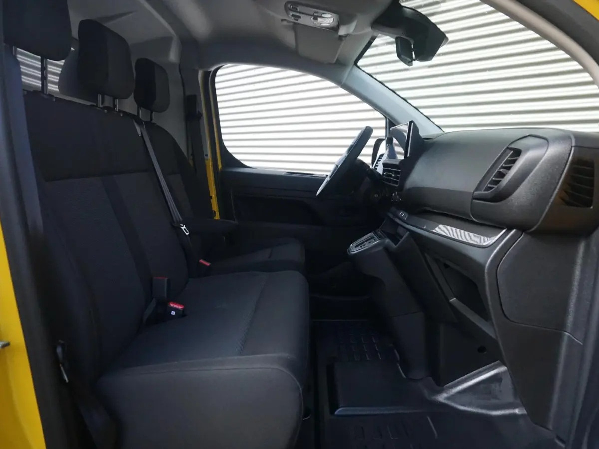 Electric L3 75 kWh | 0% rente | tot 8 jaar garantie | Apple Carplay | achteruitrijcamera | Comfort tussenschot | RAL1032