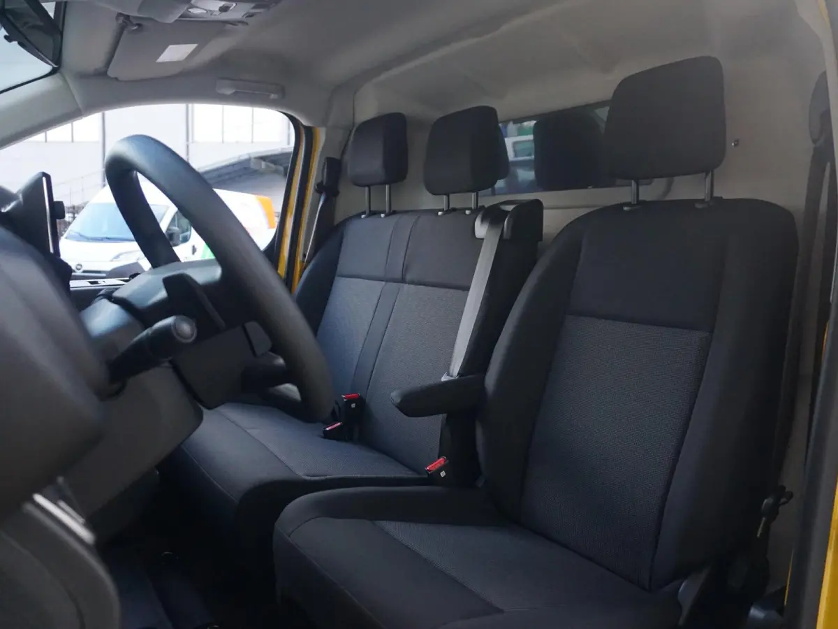 Electric L3 75 kWh | 0% rente | tot 8 jaar garantie | Apple Carplay | achteruitrijcamera | Comfort tussenschot | RAL1032