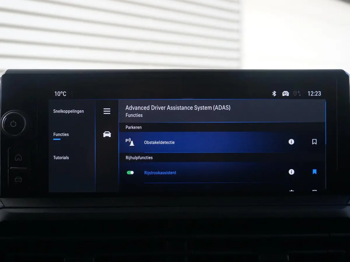 Electric L3 75 kWh | 0% rente | tot 8 jaar garantie | Apple Carplay | achteruitrijcamera | Comfort tussenschot | RAL1032
