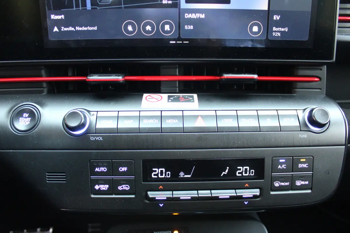 N Line Edition 65.4 kWh | Achteruitrijcamera | Adaptieve cruise control | DAB ontvanger | Achteruitrijcamera | Airco (automatisch) | Cruise control adaptief met Stop&Go en stuurhulp