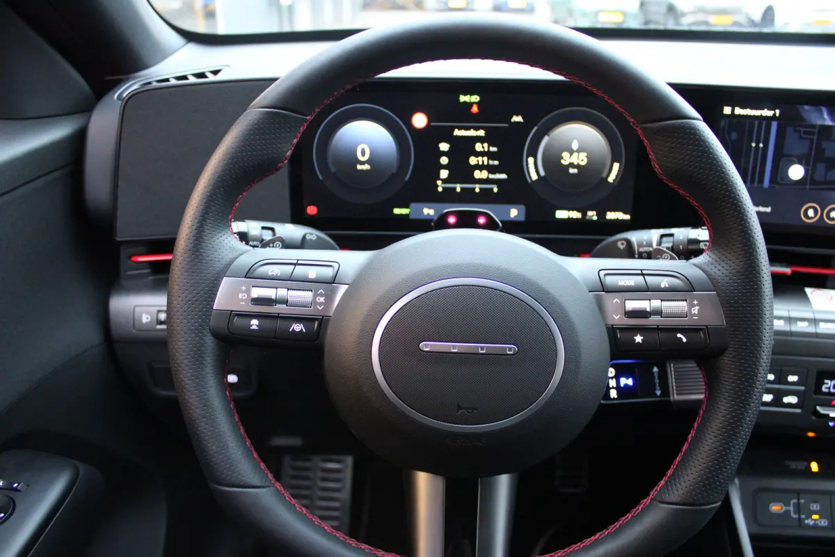 N Line Edition 65.4 kWh | Achteruitrijcamera | Adaptieve cruise control | DAB ontvanger | Achteruitrijcamera | Airco (automatisch) | Cruise control adaptief met Stop&Go en stuurhulp