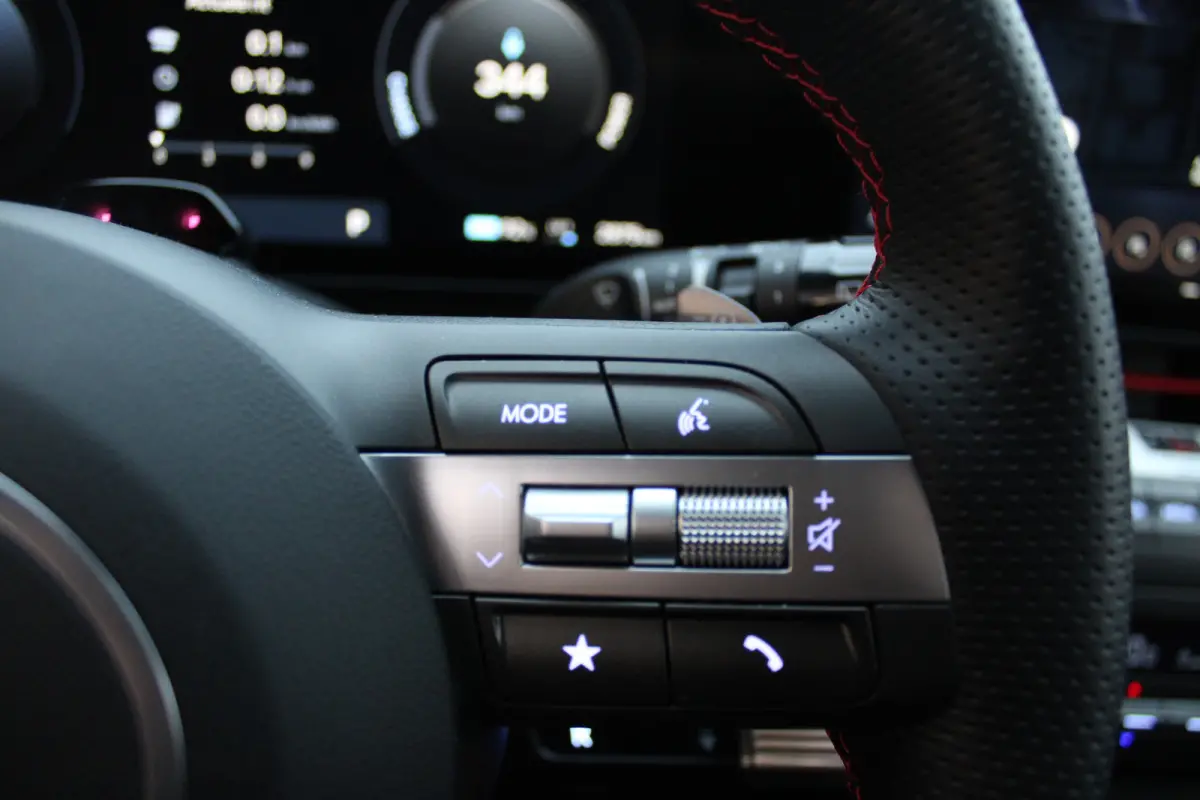 N Line Edition 65.4 kWh | Achteruitrijcamera | Adaptieve cruise control | DAB ontvanger | Achteruitrijcamera | Airco (automatisch) | Cruise control adaptief met Stop&Go en stuurhulp