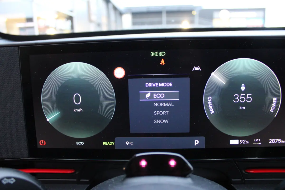 N Line Edition 65.4 kWh | Achteruitrijcamera | Adaptieve cruise control | DAB ontvanger | Achteruitrijcamera | Airco (automatisch) | Cruise control adaptief met Stop&Go en stuurhulp