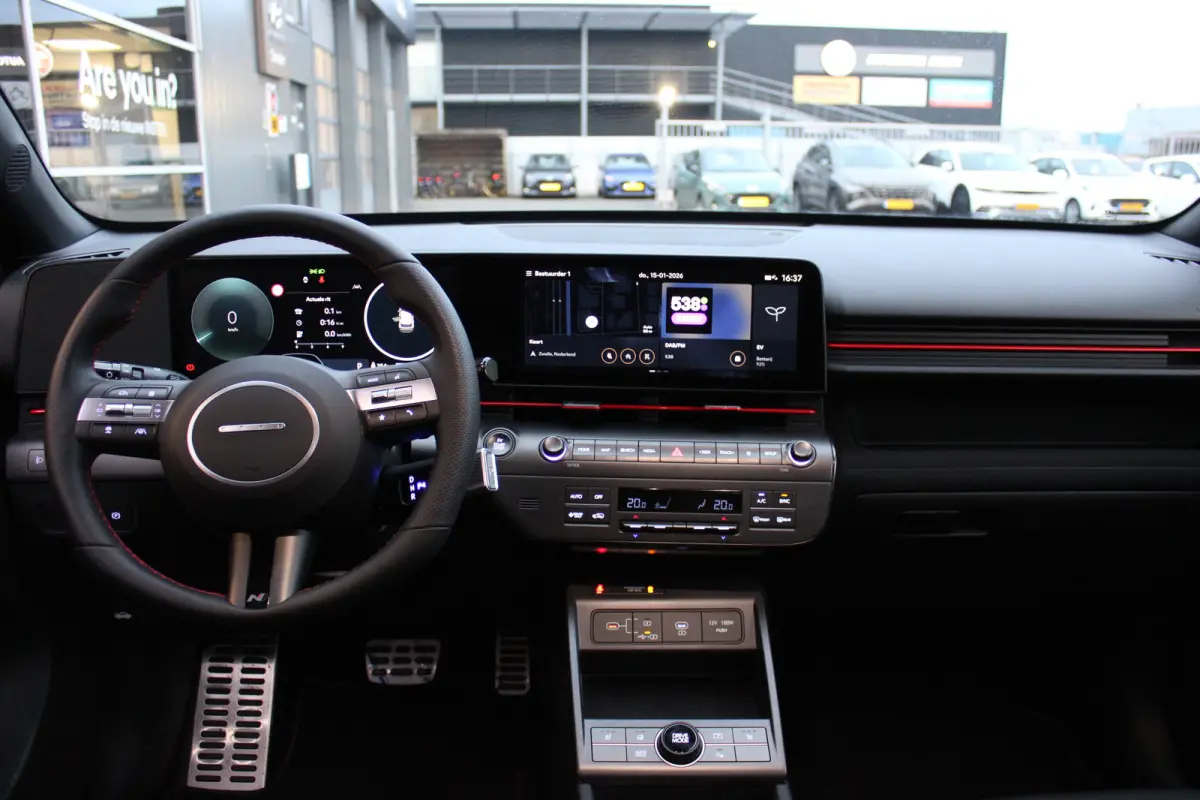 N Line Edition 65.4 kWh | Achteruitrijcamera | Adaptieve cruise control | DAB ontvanger | Achteruitrijcamera | Airco (automatisch) | Cruise control adaptief met Stop&Go en stuurhulp