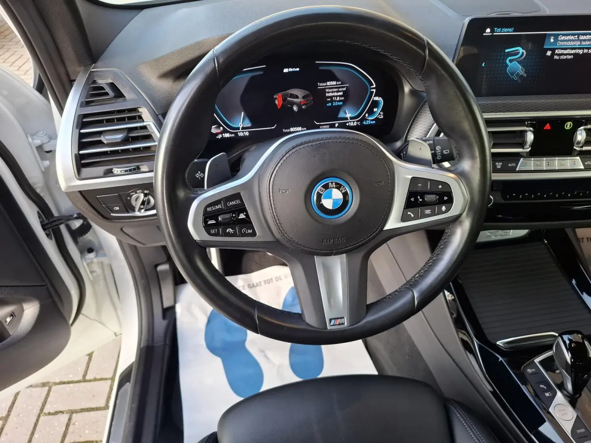 xDrive30eM FACE LIFT TREKHAAK