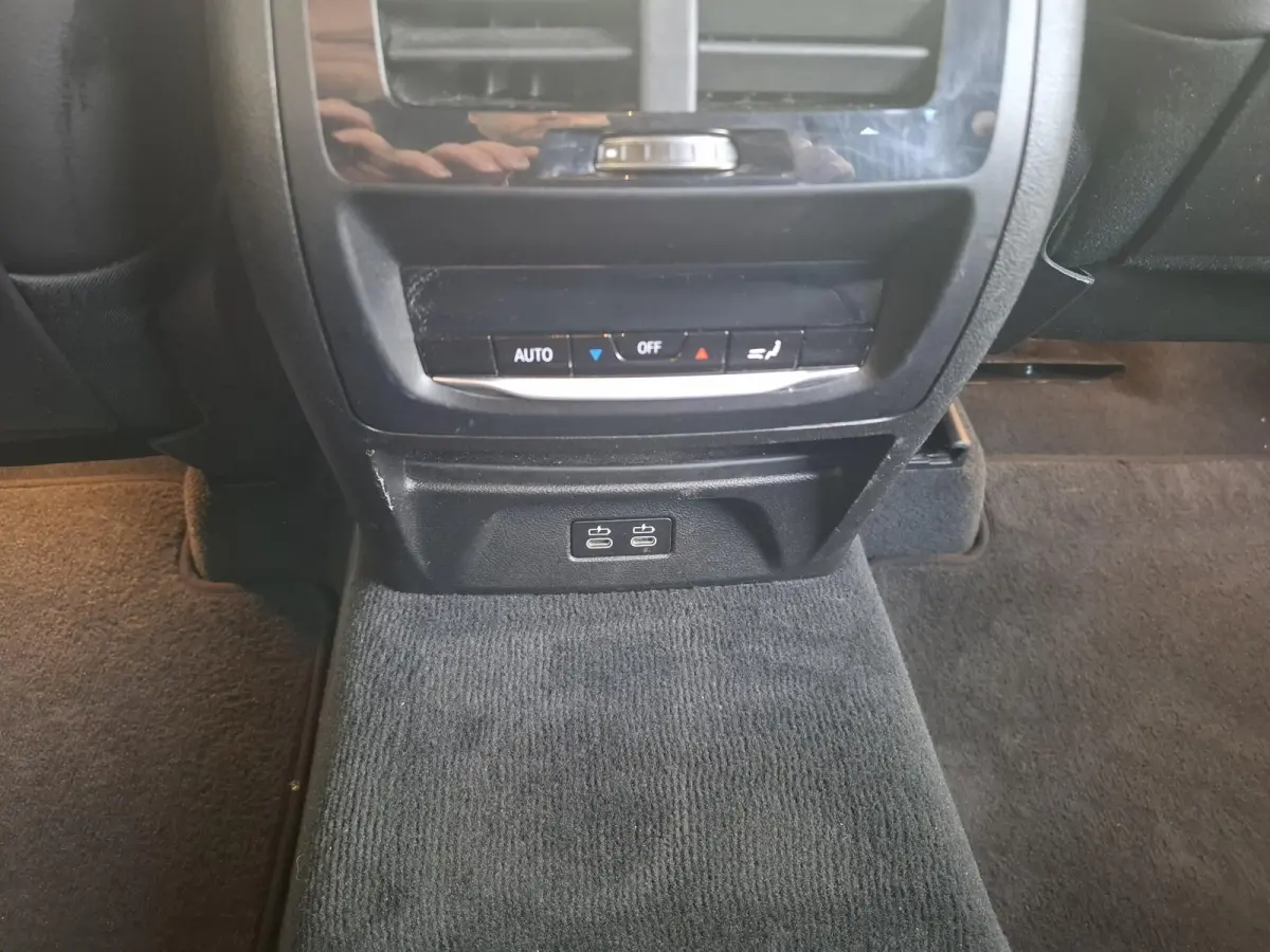 xDrive30eM FACE LIFT TREKHAAK