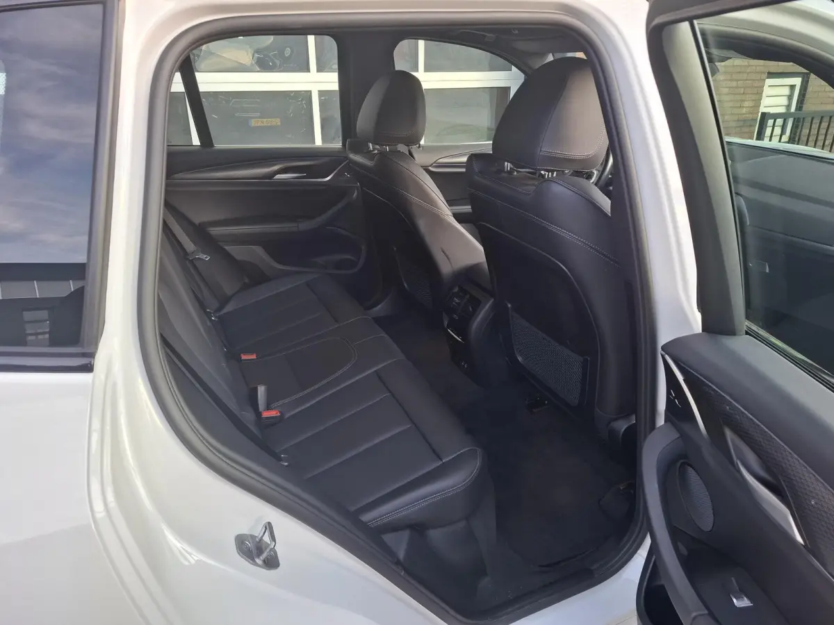xDrive30eM FACE LIFT TREKHAAK