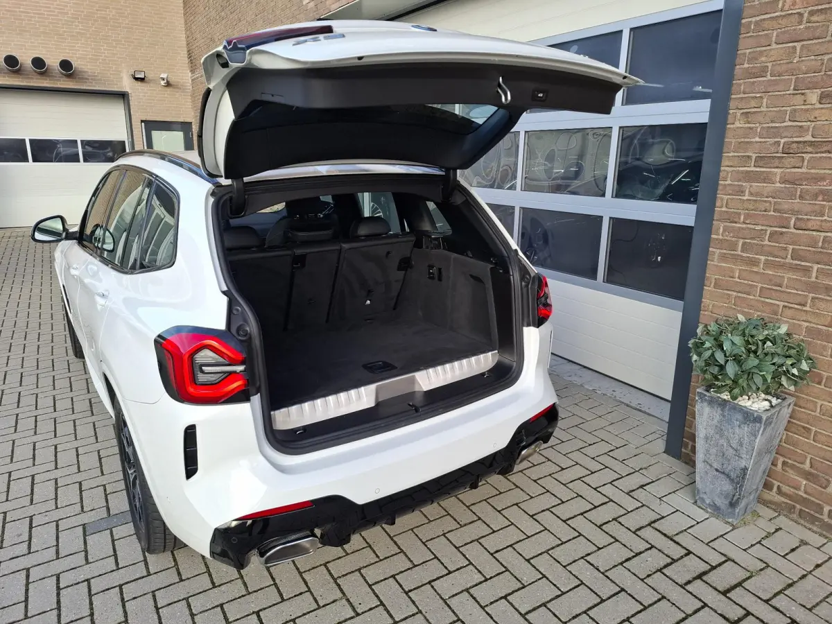 xDrive30eM FACE LIFT TREKHAAK