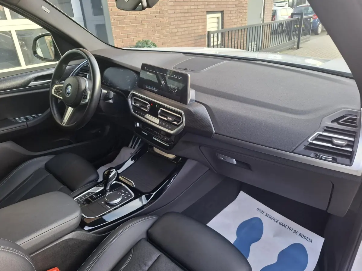 xDrive30eM FACE LIFT TREKHAAK