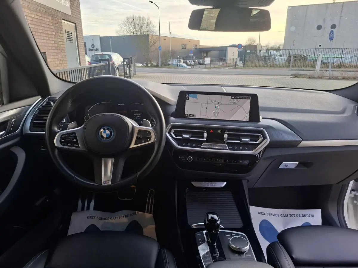 xDrive30eM FACE LIFT TREKHAAK