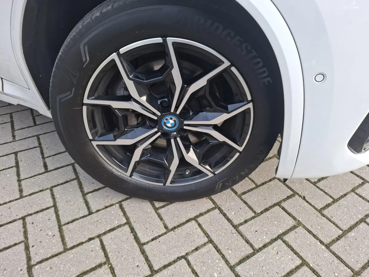 xDrive30eM FACE LIFT TREKHAAK