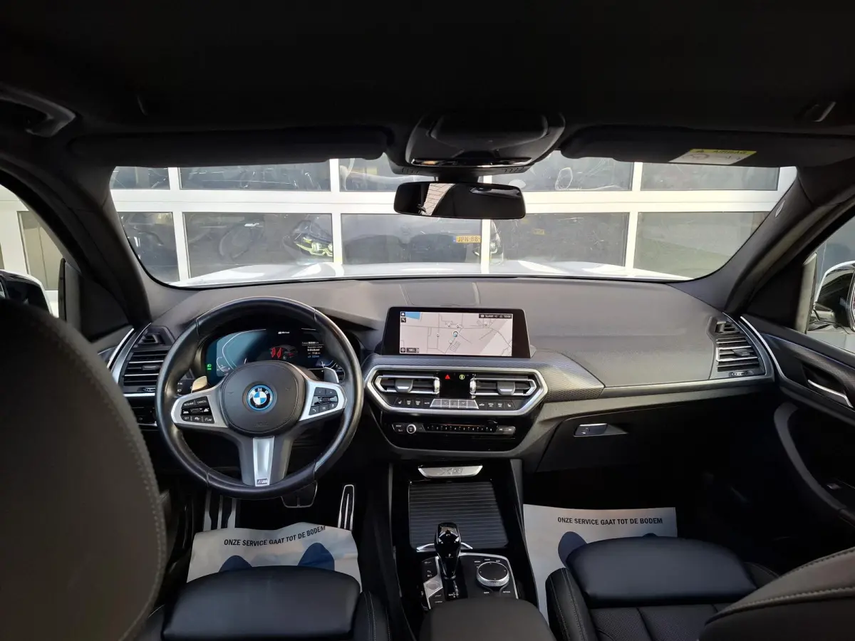 xDrive30eM FACE LIFT TREKHAAK