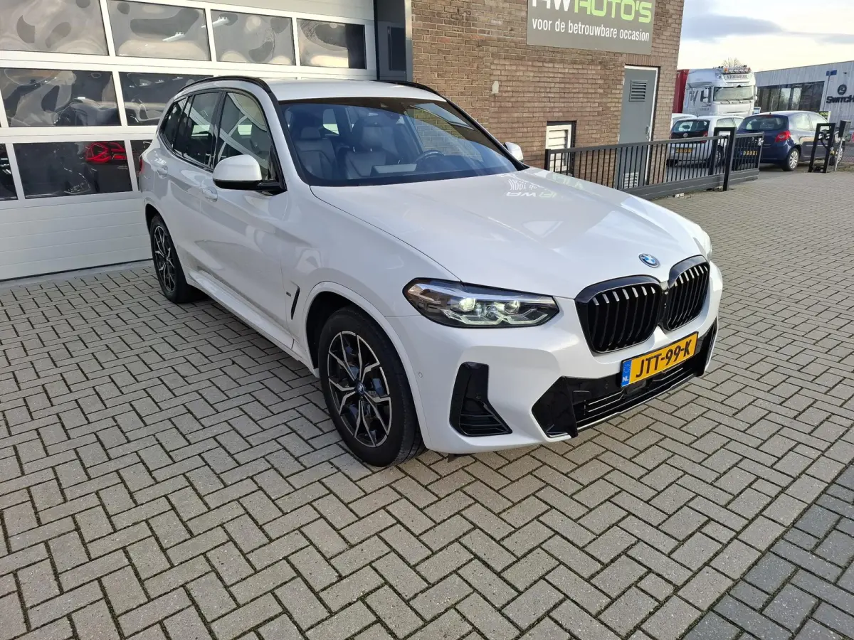 xDrive30eM FACE LIFT TREKHAAK