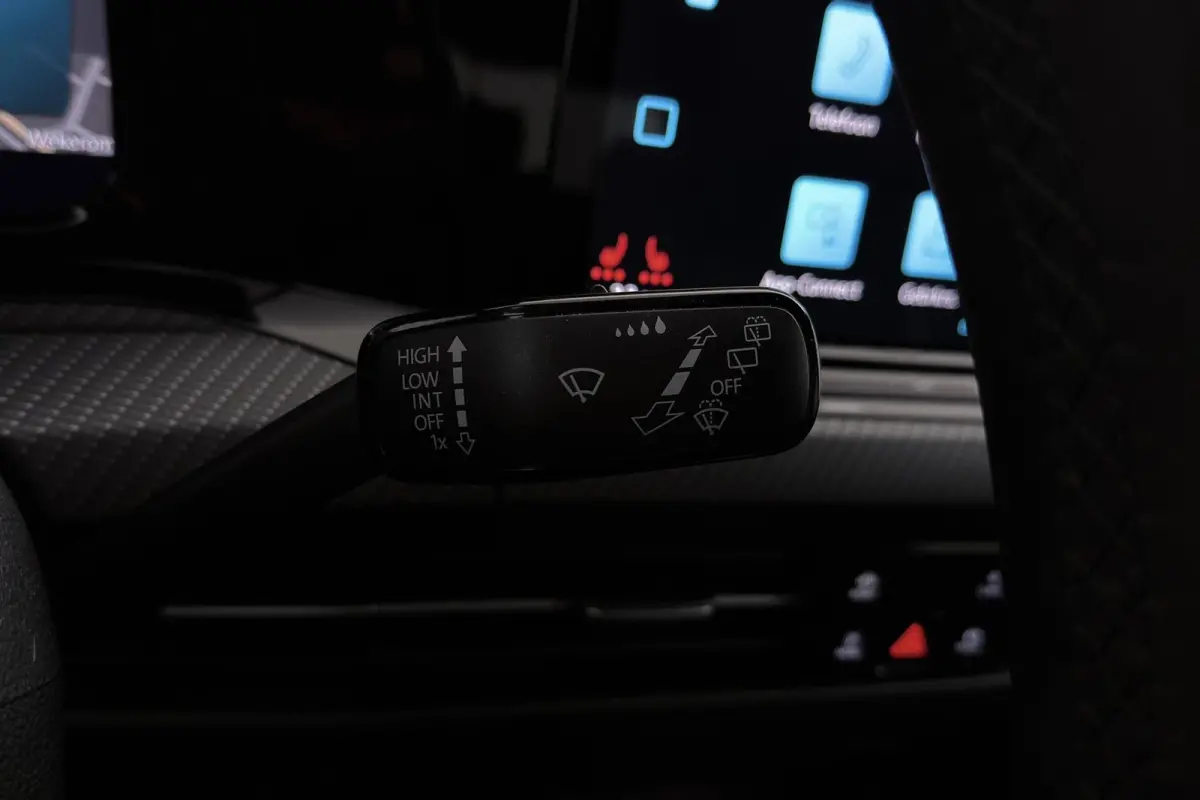 1.5 eTSI R-Line | Org NL | CarPlay | Climate Control | Stoel-/Stuurverwarming | Sportstoelen |