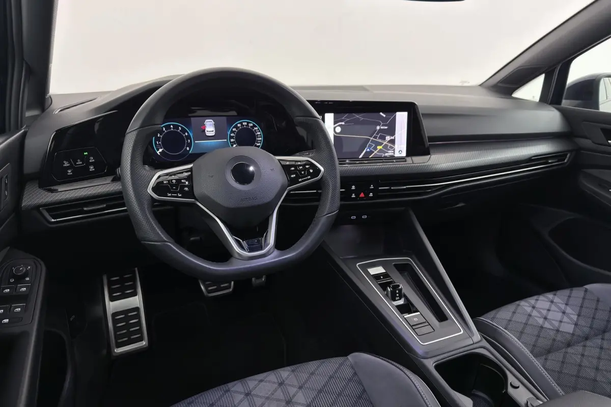 1.5 eTSI R-Line | Org NL | CarPlay | Climate Control | Stoel-/Stuurverwarming | Sportstoelen |