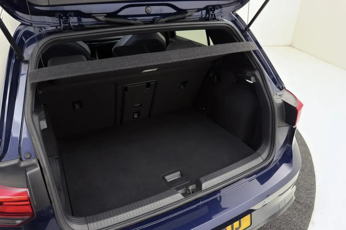 1.5 eTSI R-Line | Org NL | CarPlay | Climate Control | Stoel-/Stuurverwarming | Sportstoelen |