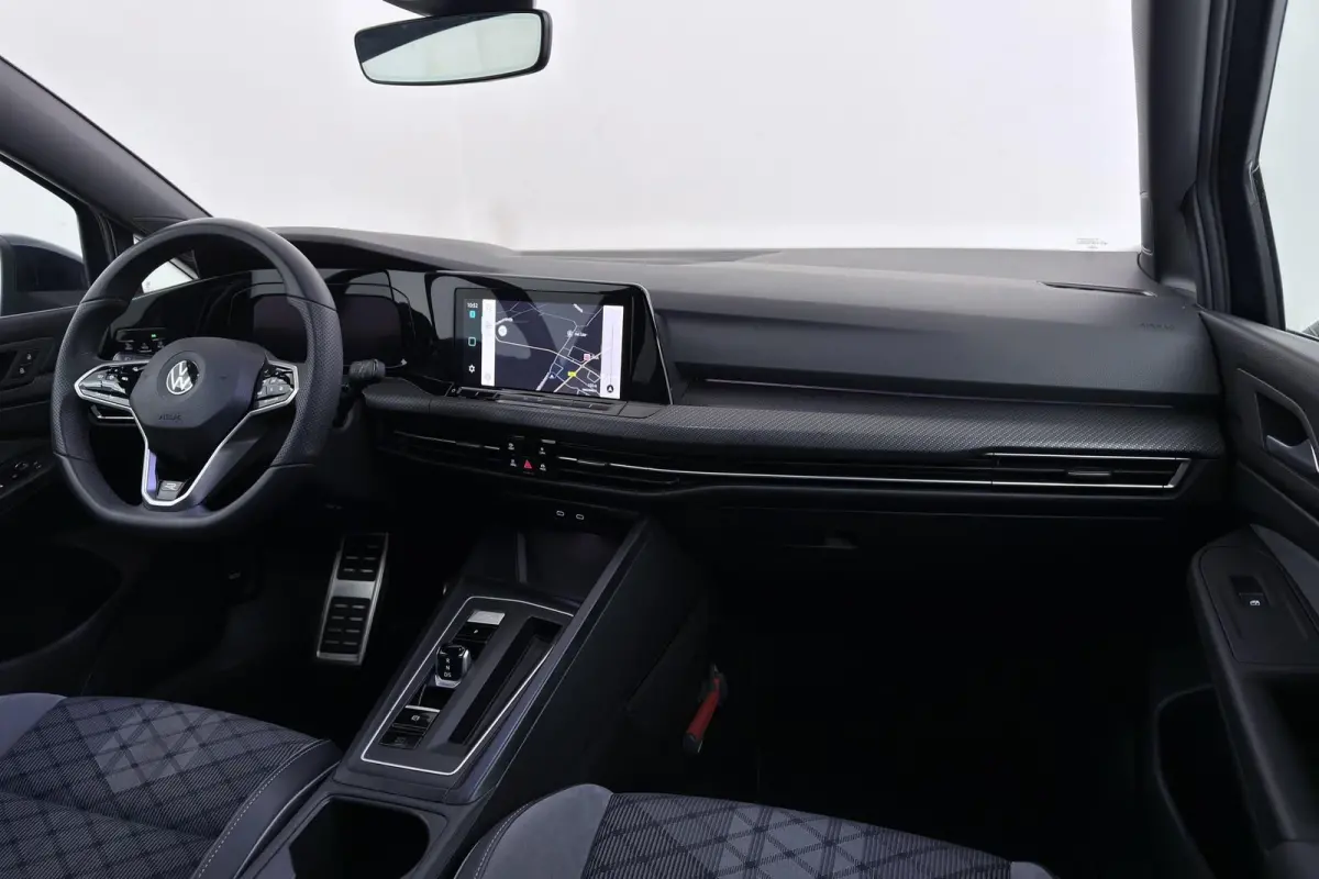 1.5 eTSI R-Line | Org NL | CarPlay | Climate Control | Stoel-/Stuurverwarming | Sportstoelen |