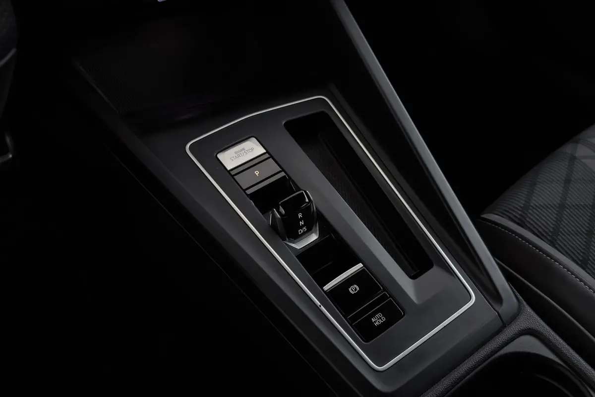 1.5 eTSI R-Line | Org NL | CarPlay | Climate Control | Stoel-/Stuurverwarming | Sportstoelen |