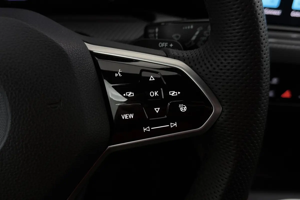 1.5 eTSI R-Line | Org NL | CarPlay | Climate Control | Stoel-/Stuurverwarming | Sportstoelen |