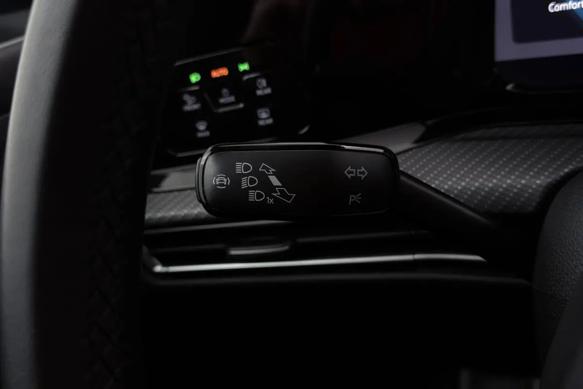 1.5 eTSI R-Line | Org NL | CarPlay | Climate Control | Stoel-/Stuurverwarming | Sportstoelen |