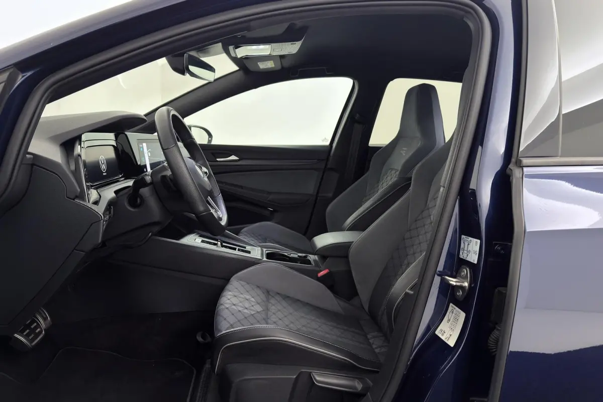 1.5 eTSI R-Line | Org NL | CarPlay | Climate Control | Stoel-/Stuurverwarming | Sportstoelen |