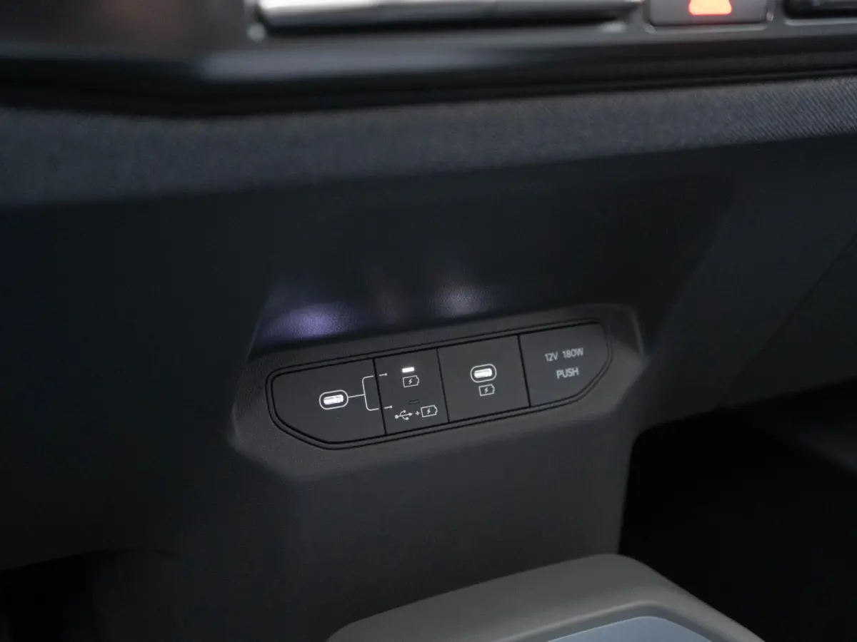 Plus Advanced 81.4 kWh | Uit voorraad leverbaar ! | Schuifkanteldak | Harman en kardon | Dode hoek assistentie