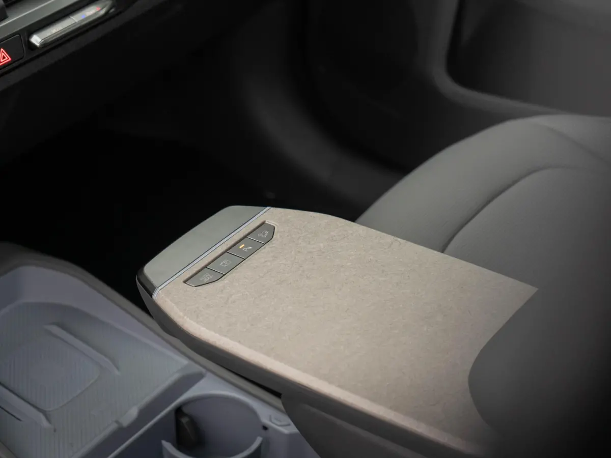 Plus Advanced 81.4 kWh | Uit voorraad leverbaar ! | Schuifkanteldak | Harman en kardon | Dode hoek assistentie