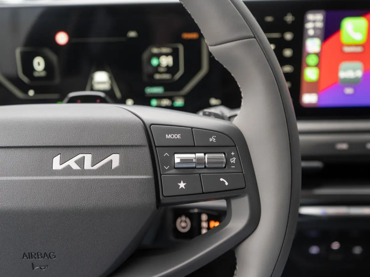 Plus Advanced 81.4 kWh | Uit voorraad leverbaar ! | Schuifkanteldak | Harman en kardon | Dode hoek assistentie