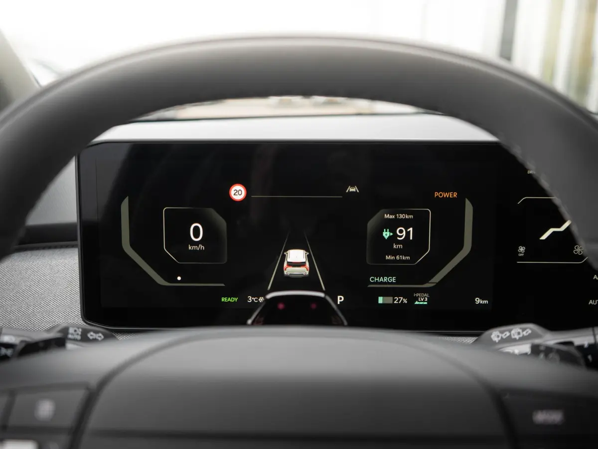 Plus Advanced 81.4 kWh | Uit voorraad leverbaar ! | Schuifkanteldak | Harman en kardon | Dode hoek assistentie