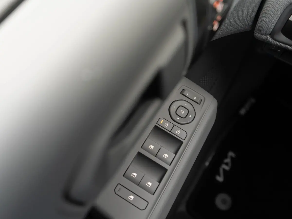 Plus Advanced 81.4 kWh | Uit voorraad leverbaar ! | Schuifkanteldak | Harman en kardon | Dode hoek assistentie
