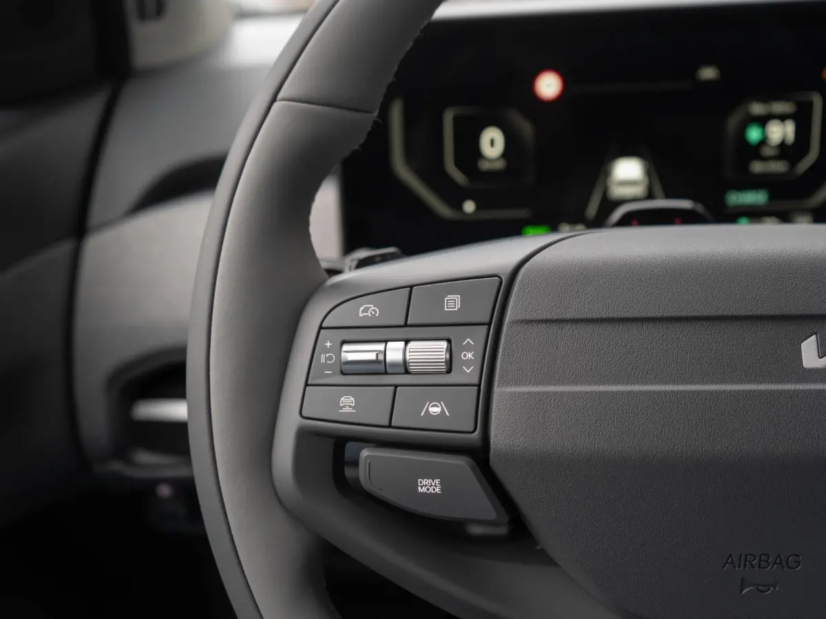 Plus Advanced 81.4 kWh | Uit voorraad leverbaar ! | Schuifkanteldak | Harman en kardon | Dode hoek assistentie